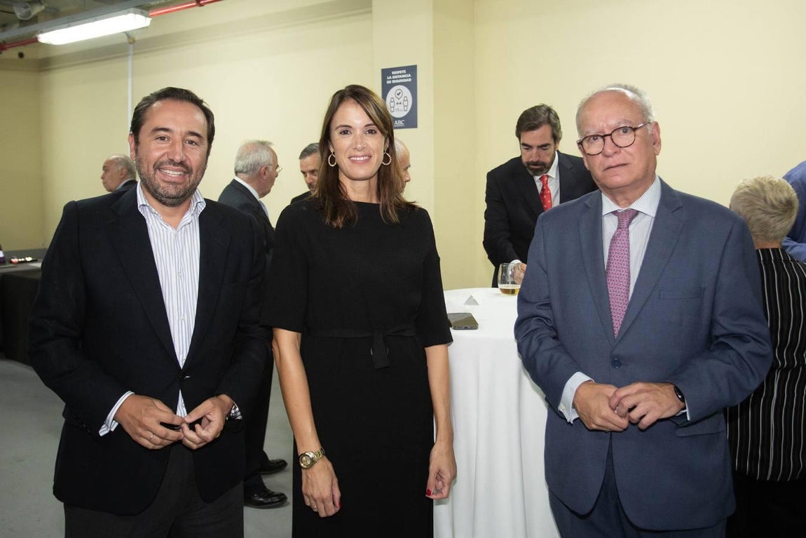 Eduardo Escobar, Zoila Borrego y Álvaro Ybarra
