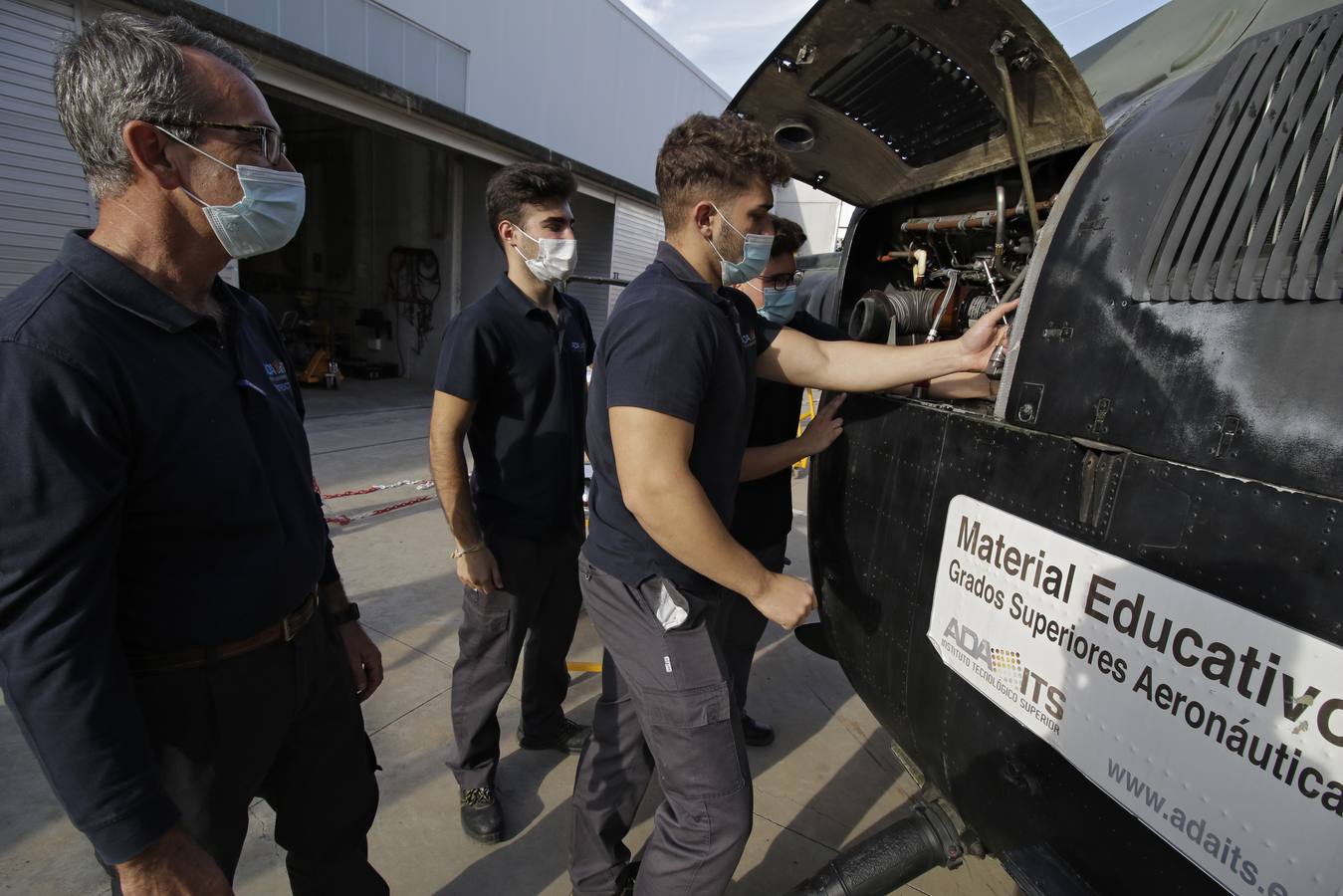 Narcoavionetas para hacer prácticas en un instituto de Sevilla