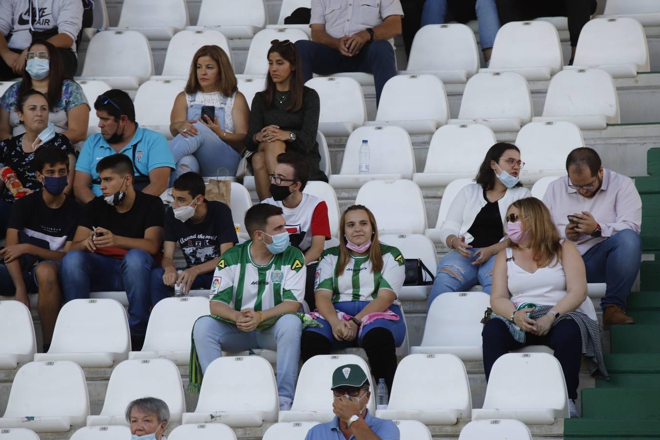 La grada del Córdoba CF-Antequera, en imágenes