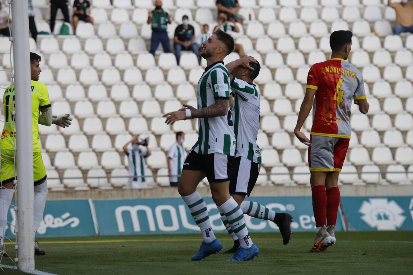 La grada del Córdoba CF-Antequera, en imágenes