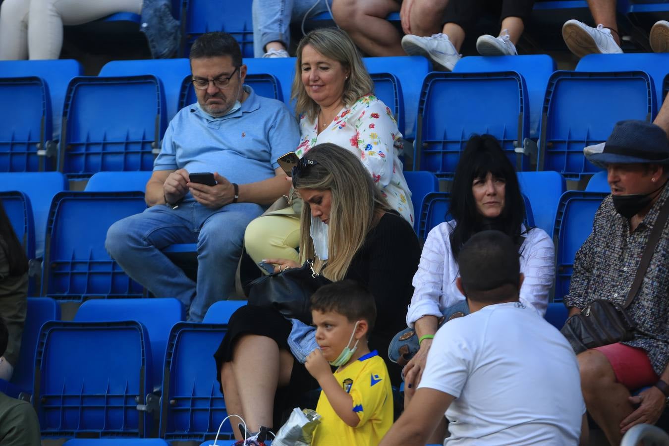 Búscate en el partido Cádiz-Alavés