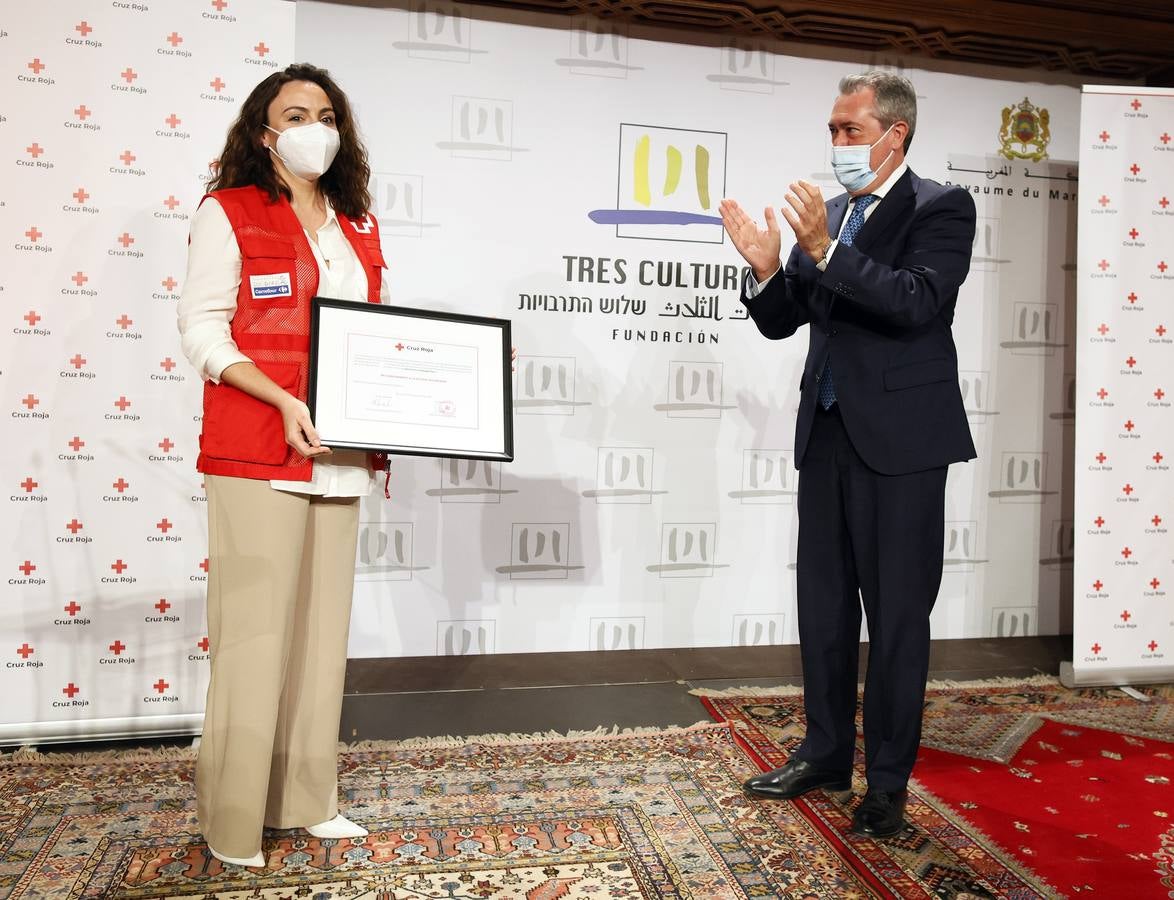 Entrega de los Premios Voluntariado 2021 de la Cruz Roja de Sevilla, en imágenes