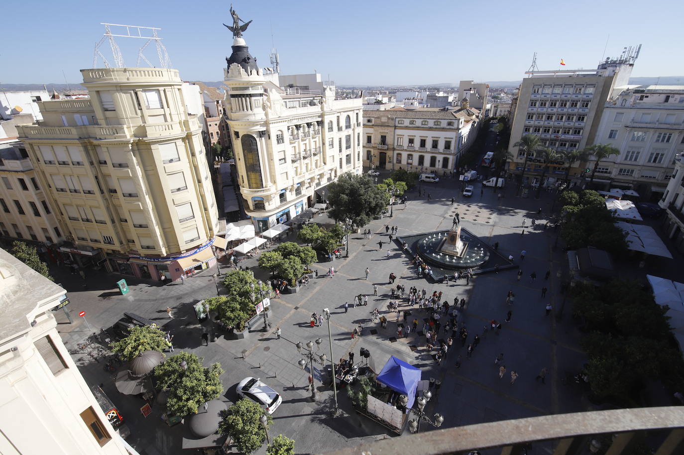 El imágenes, el reloj de las Tendillas de Córdoba, averiado