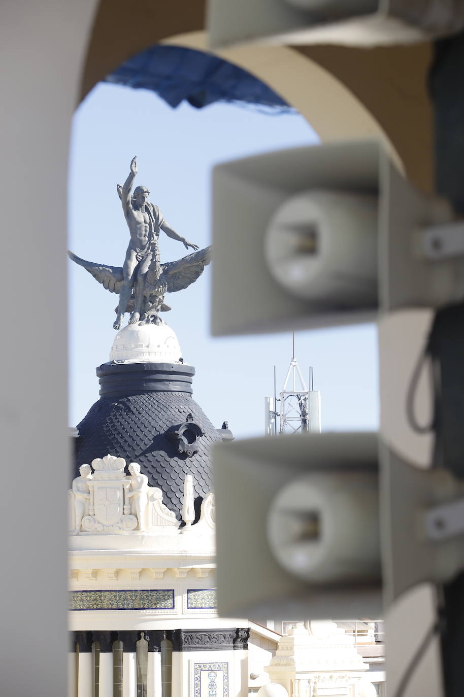 El imágenes, el reloj de las Tendillas de Córdoba, averiado