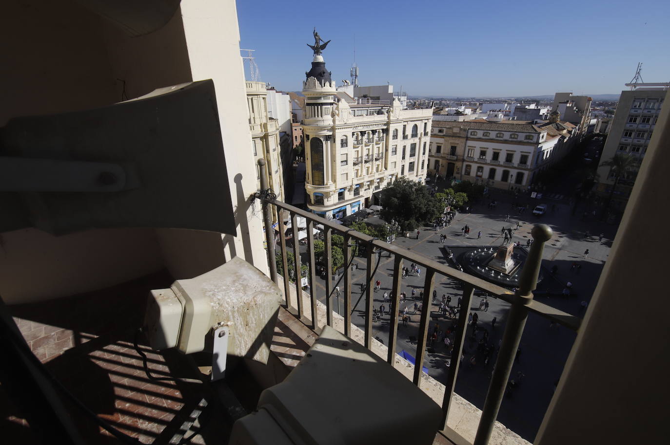 El imágenes, el reloj de las Tendillas de Córdoba, averiado