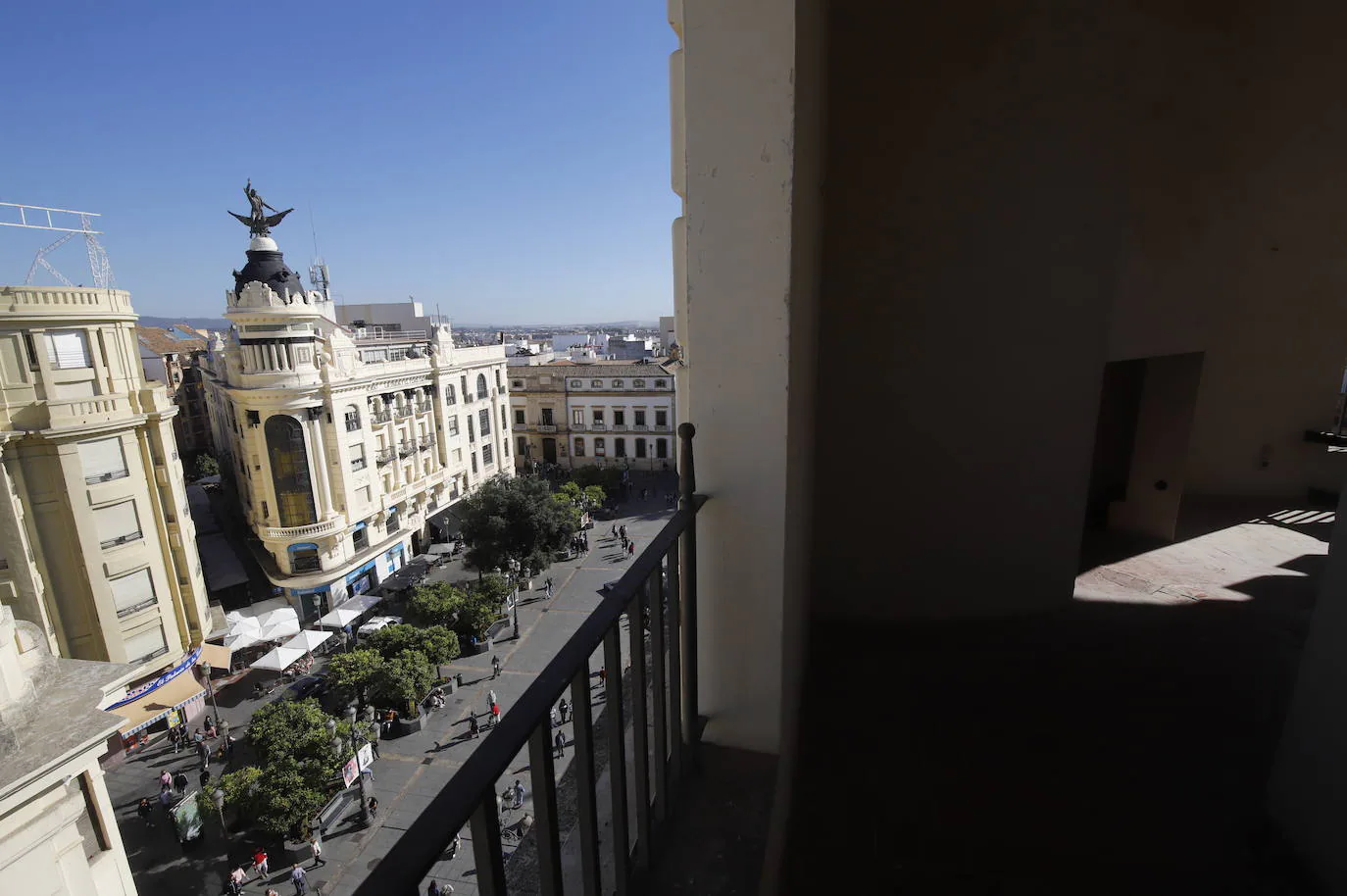 El imágenes, el reloj de las Tendillas de Córdoba, averiado