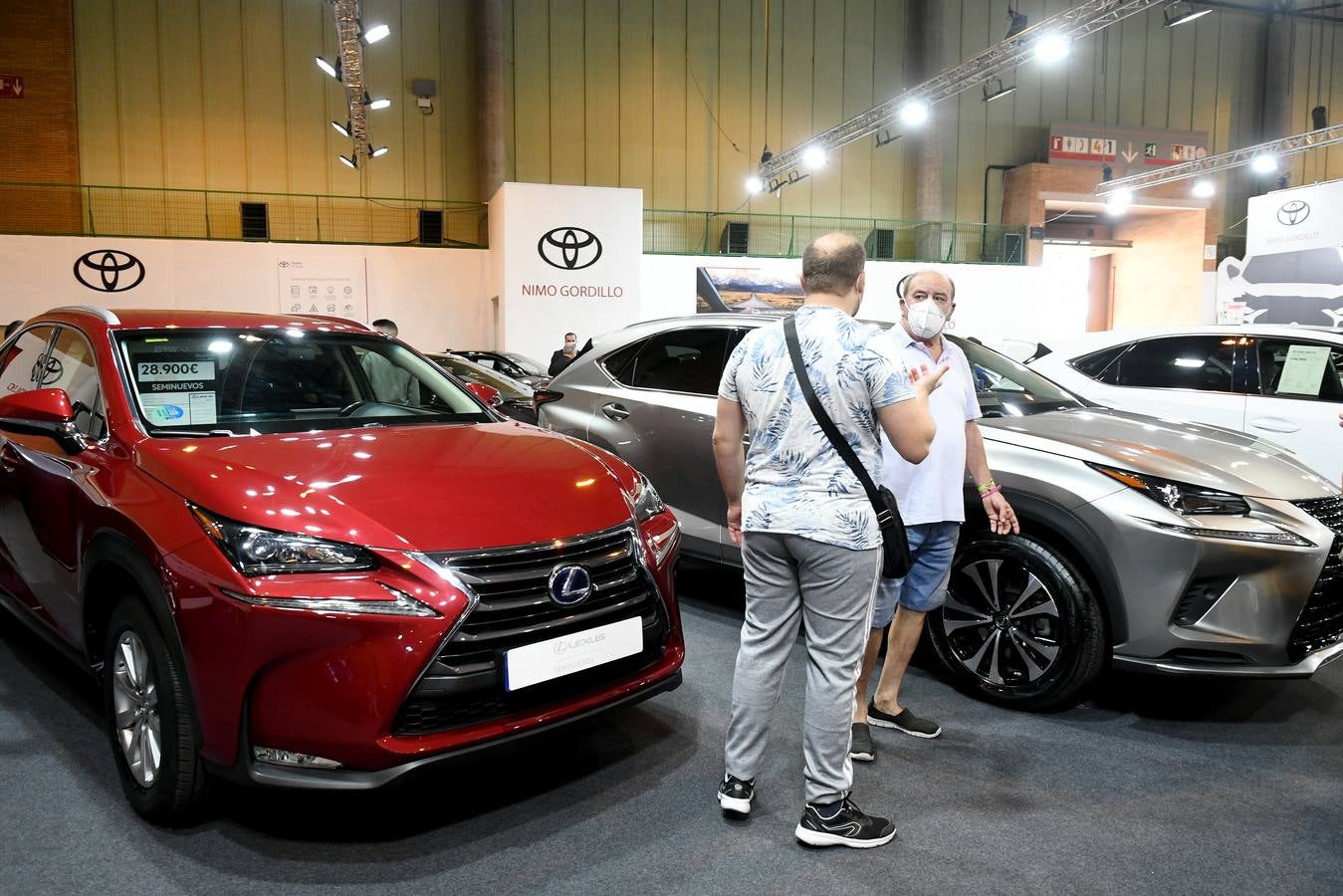 Inauguración del 11º Salón del Motor de Ocasión de Sevilla, en imágenes