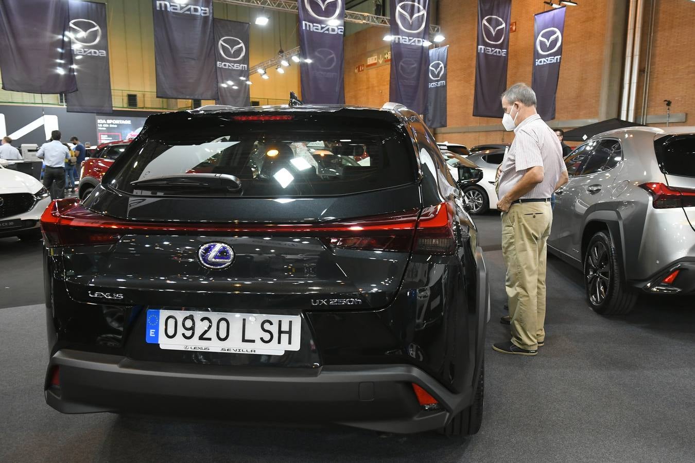 Inauguración del 11º Salón del Motor de Ocasión de Sevilla, en imágenes