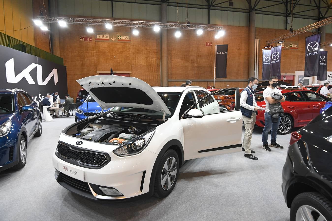 Inauguración del 11º Salón del Motor de Ocasión de Sevilla, en imágenes