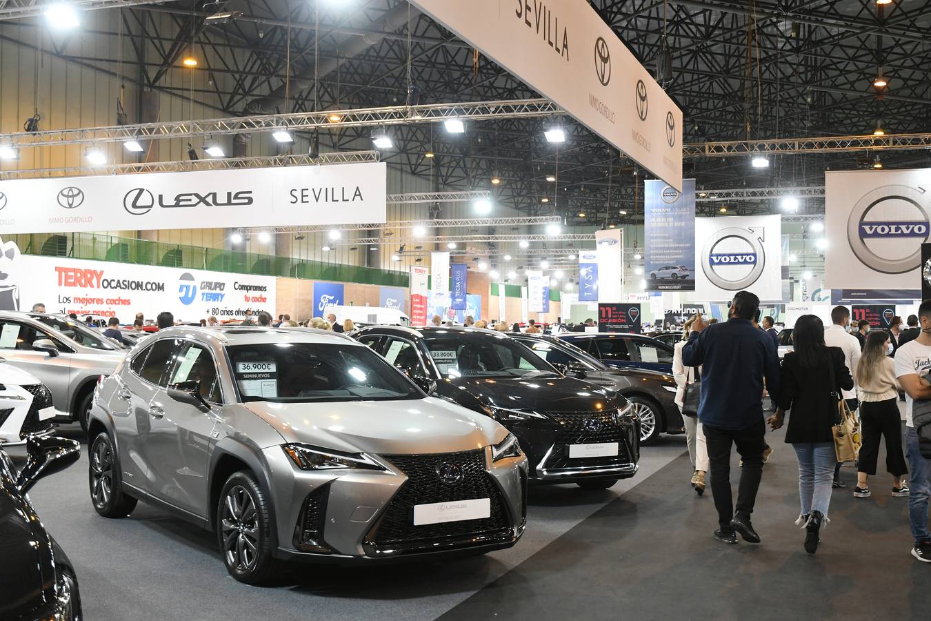 Inauguración del 11º Salón del Motor de Ocasión de Sevilla, en imágenes