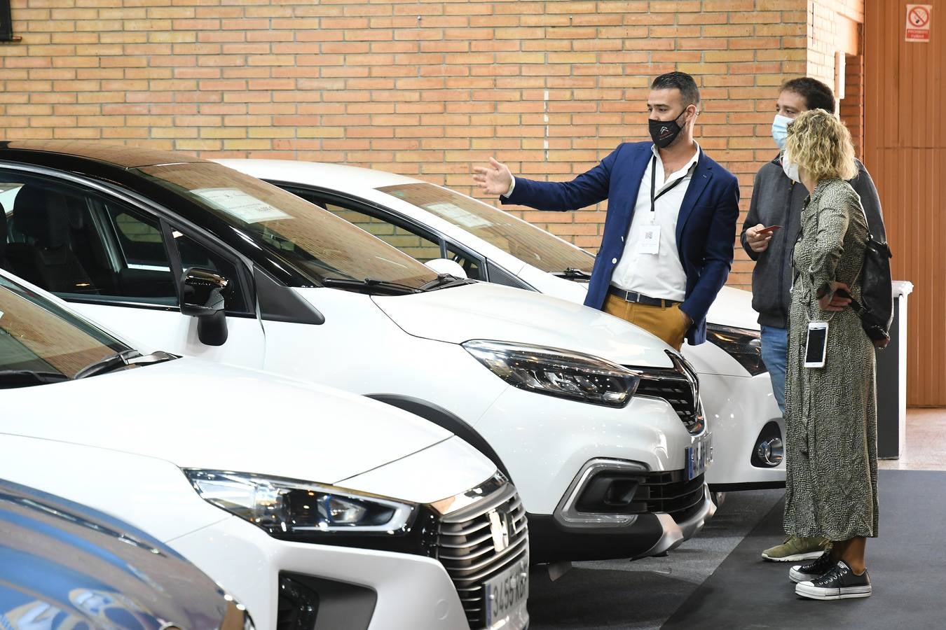 Inauguración del 11º Salón del Motor de Ocasión de Sevilla, en imágenes