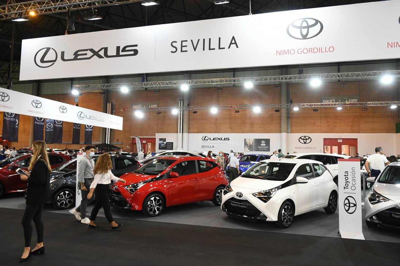 Inauguración del 11º Salón del Motor de Ocasión de Sevilla, en imágenes