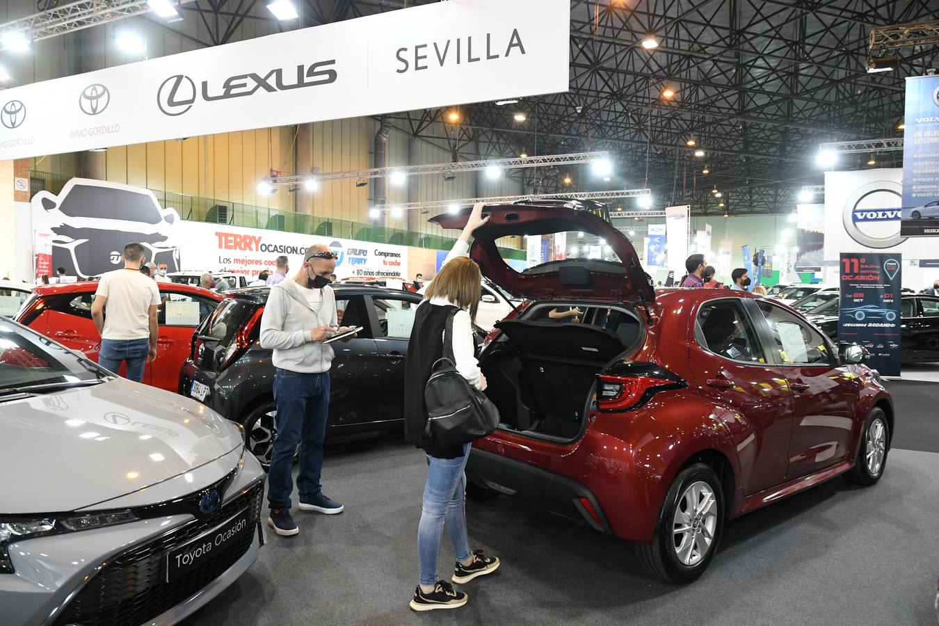 Inauguración del 11º Salón del Motor de Ocasión de Sevilla, en imágenes