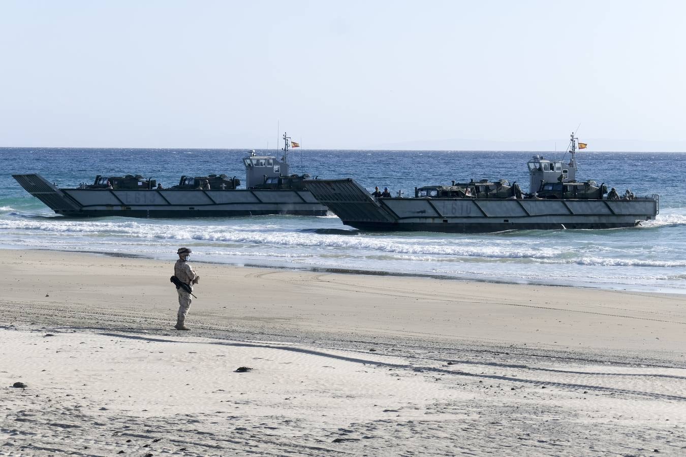 FOTOS: Impresionante despliegue de 3.500 efectivos, 14 buques y 12 aeronaves en el ejercicio Flotex-21