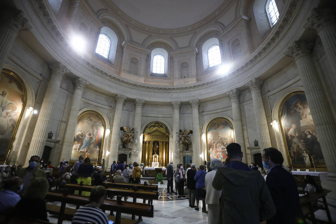 La apertura al público de la iglesia de Santa Victoria en Córdoba, en imágenes