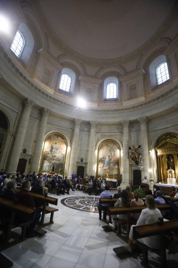 La iglesia del colegio Santa Victoria de Córdoba abre al público como un monumento más y joya del neoclásico