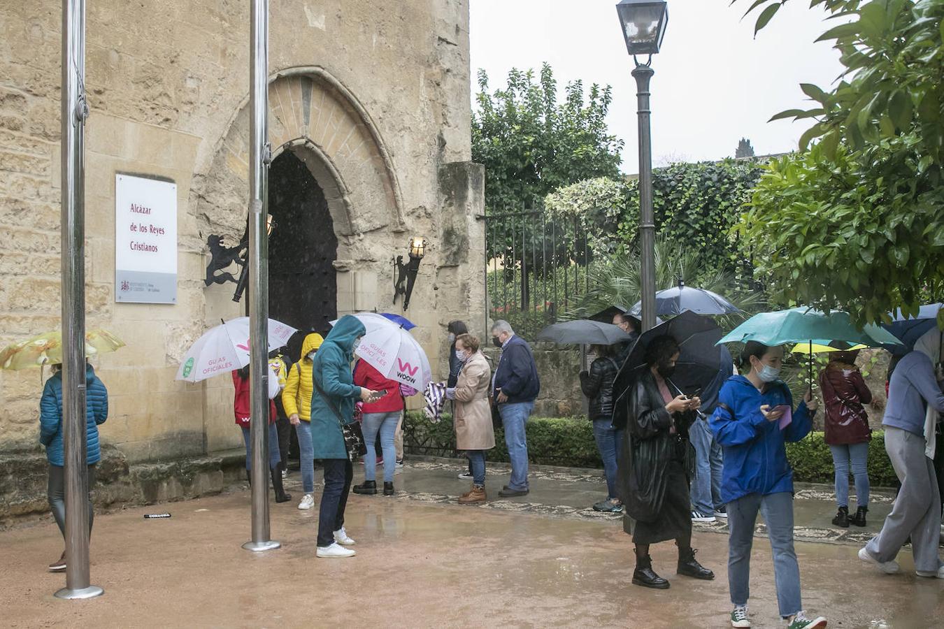 El turismo en el Puente de Todos los Santos en Córdoba, en imágenes