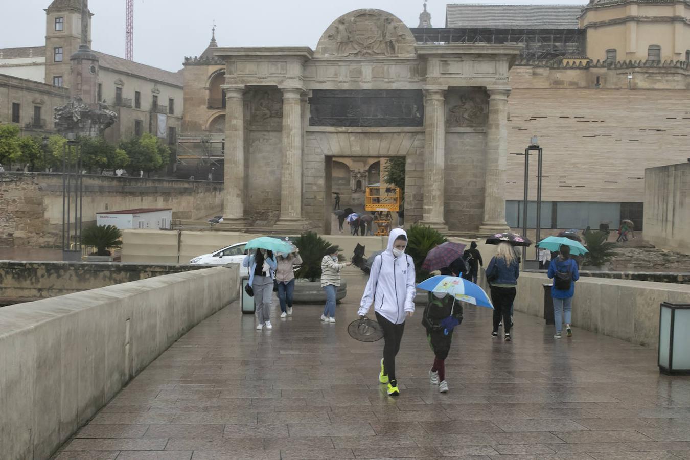 El turismo en el Puente de Todos los Santos en Córdoba, en imágenes