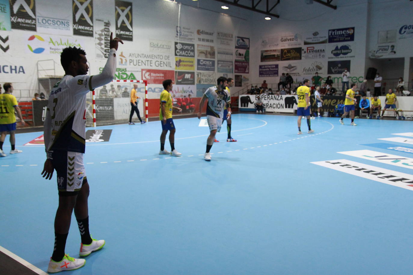 El Ángel Ximénez Puente Genil - Bidasoa de balonmano, en imágenes