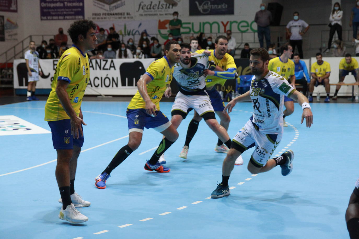 El Ángel Ximénez Puente Genil - Bidasoa de balonmano, en imágenes