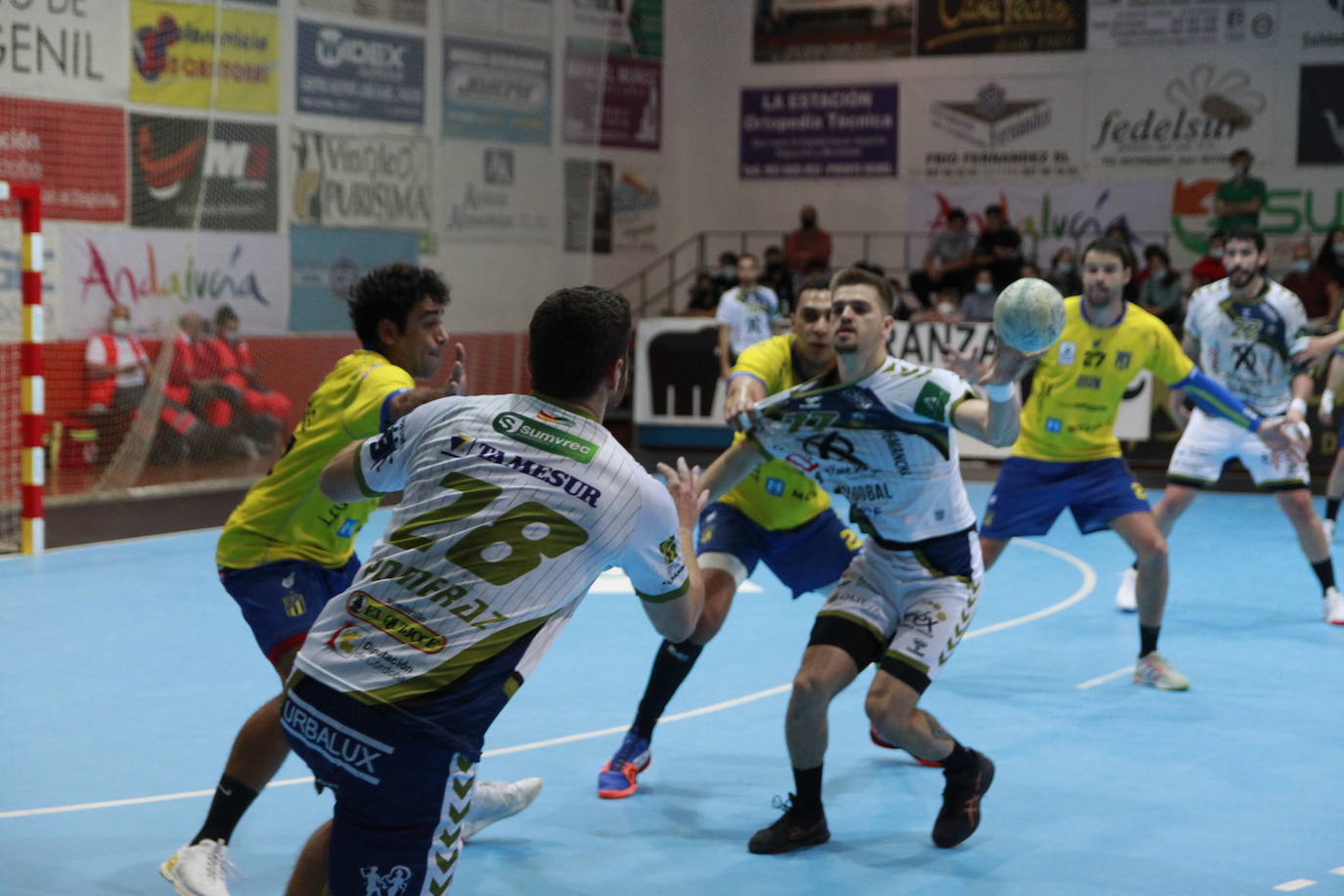 El Ángel Ximénez Puente Genil - Bidasoa de balonmano, en imágenes