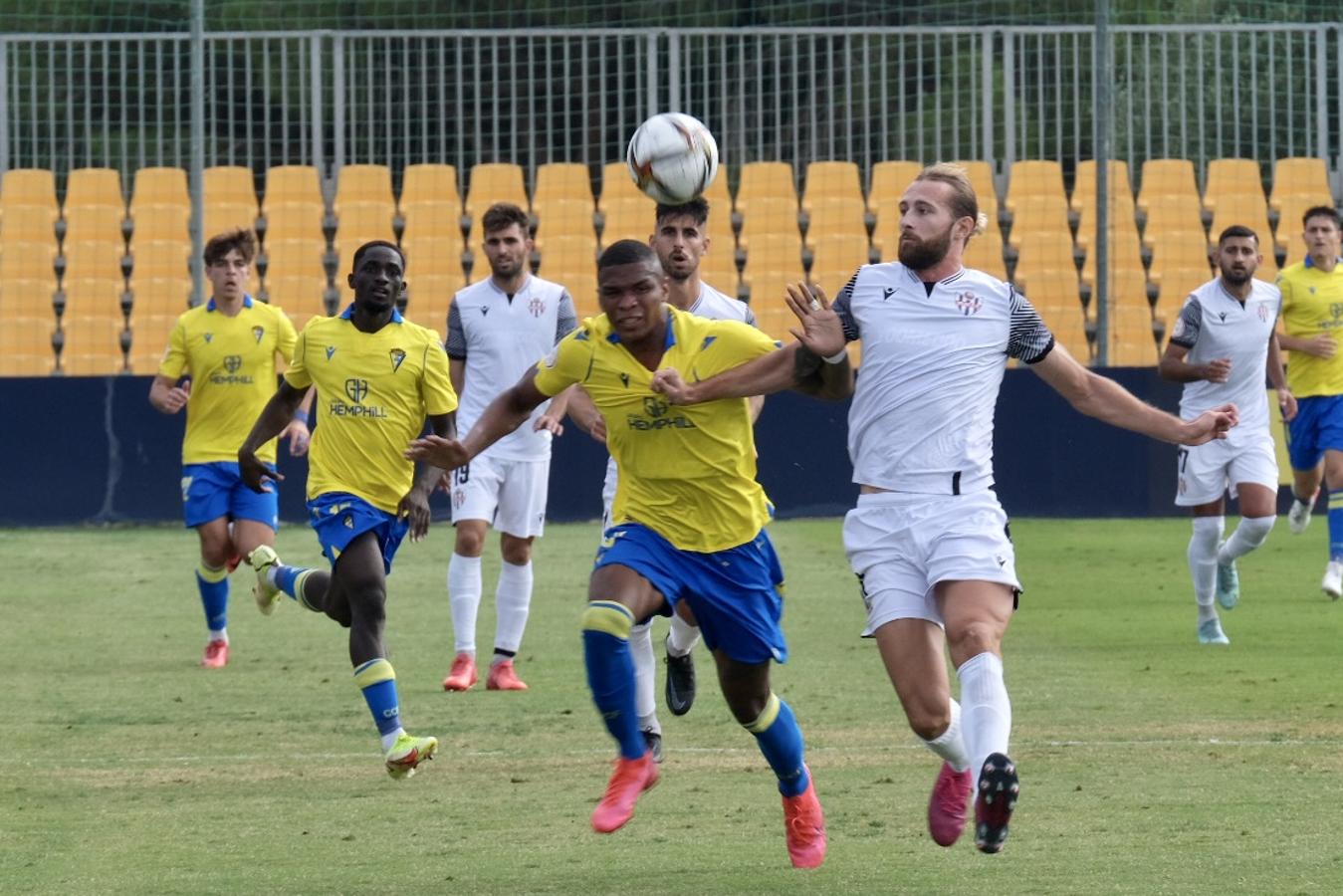 FOTOS: Las imágenes del Cádiz B - Vélez