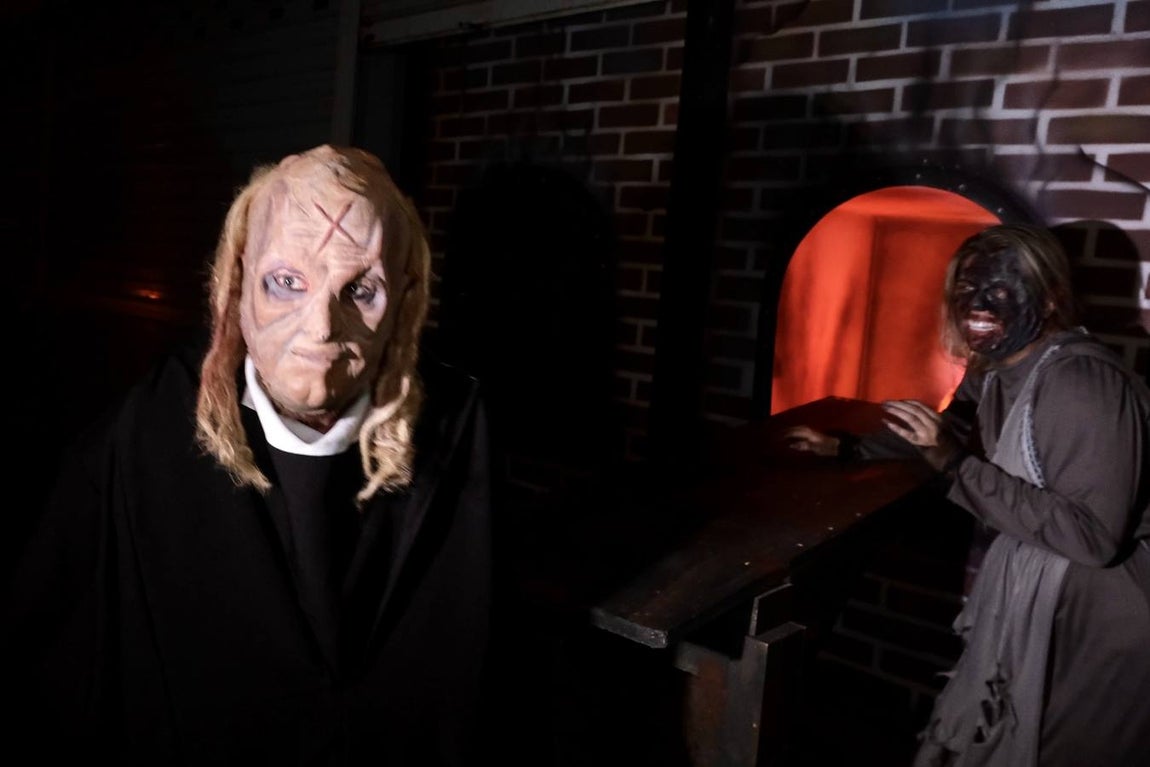 FOTOS: Los zombis siembran el terror en la calle Real de San Fernando