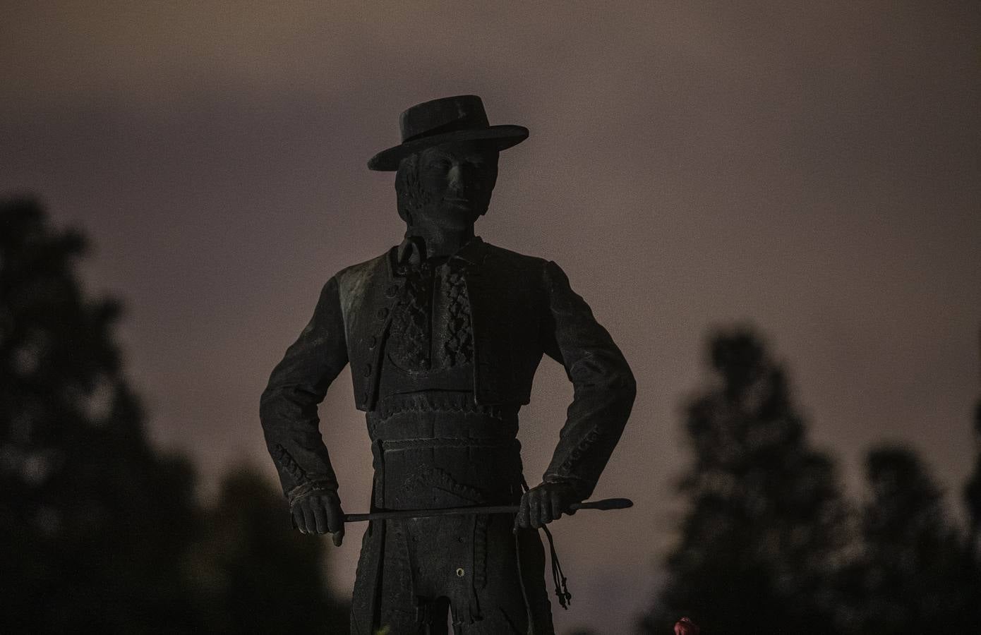 Un paseo, a oscuras, por el cementerio de San Fernando