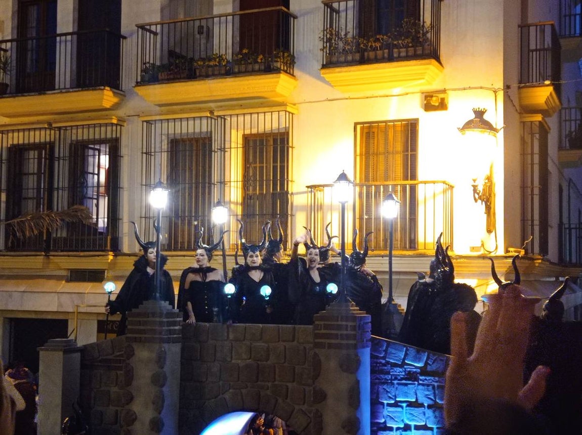 FOTOS: El Puerto llena sus calles para vivir el terror de Halloween