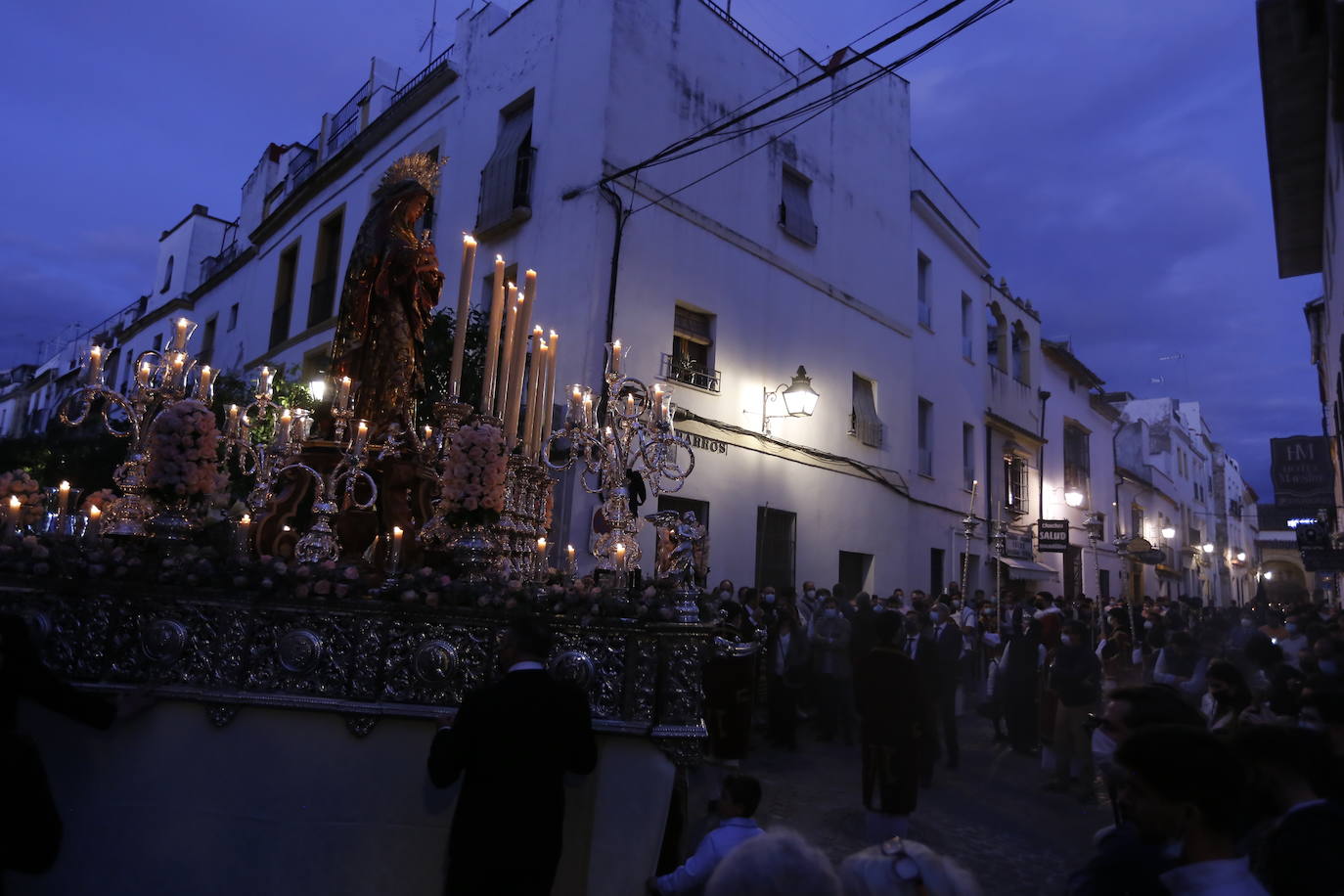 La procesión de la Virgen del Amparo en Córdoba, en imágenes