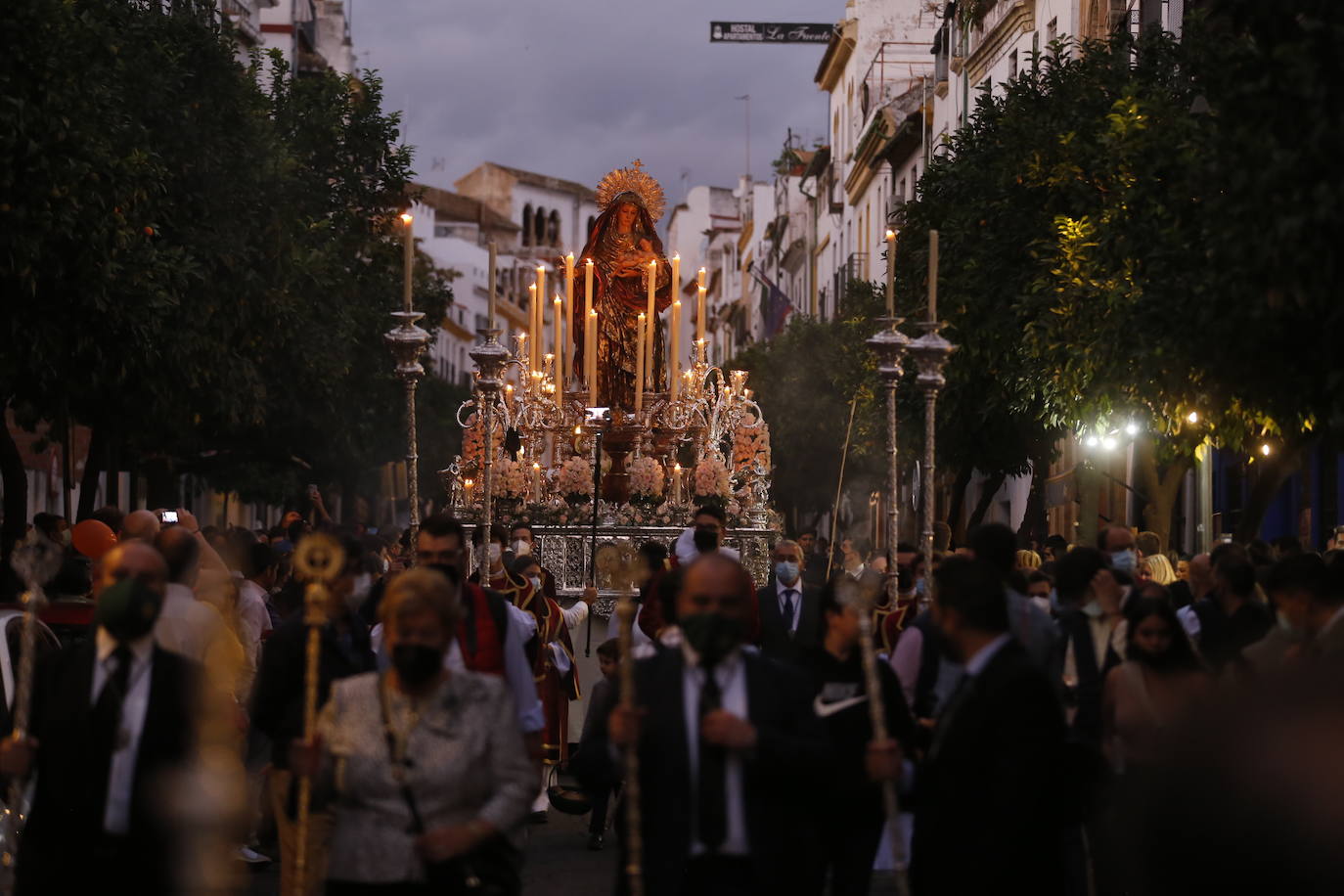 La procesión de la Virgen del Amparo en Córdoba, en imágenes