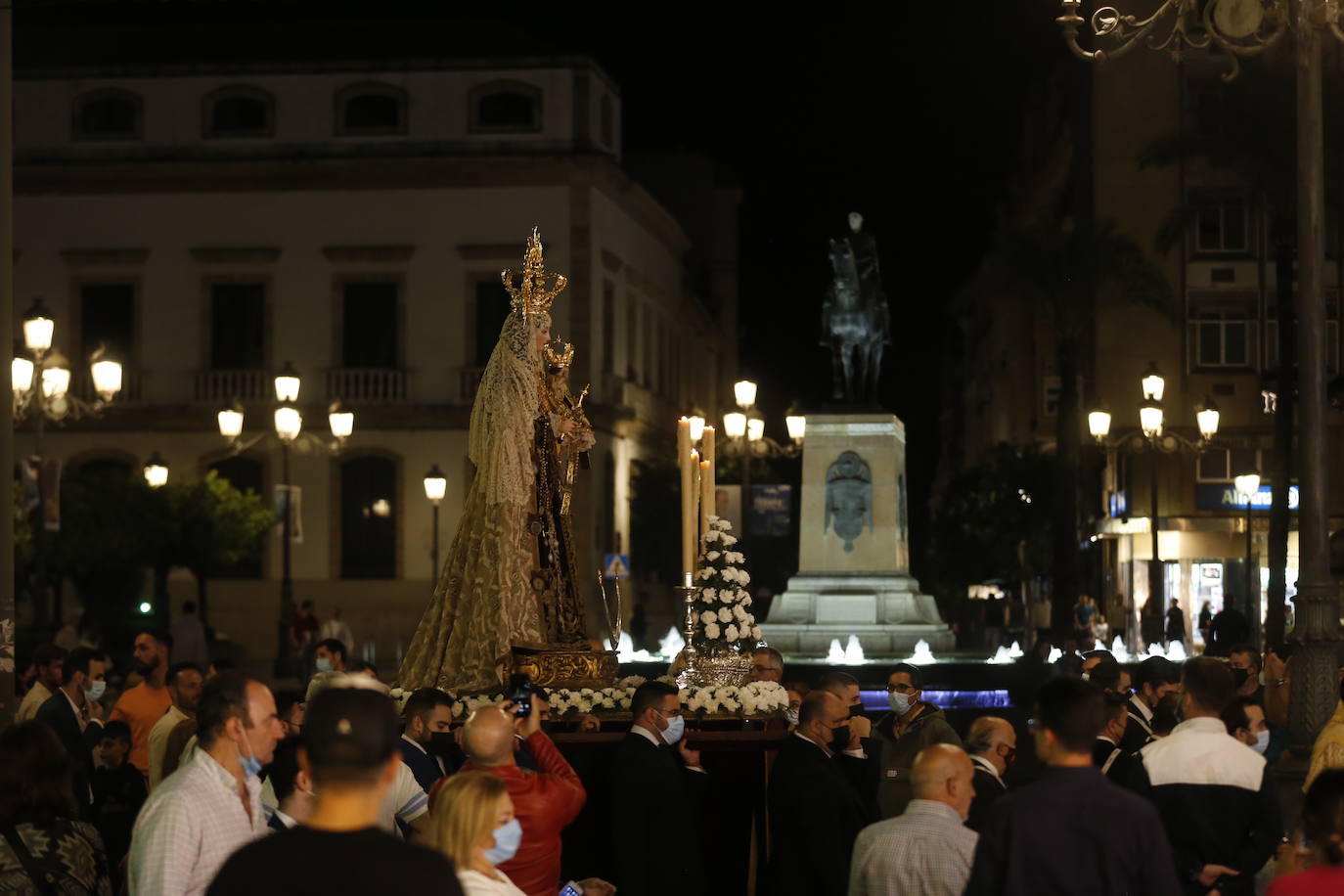 El rosario del Carmen de San Cayetano, de Córdoba, en imágenes