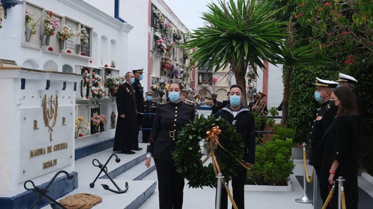 Homenaje en San Fernando a los fallecidos de la Armada