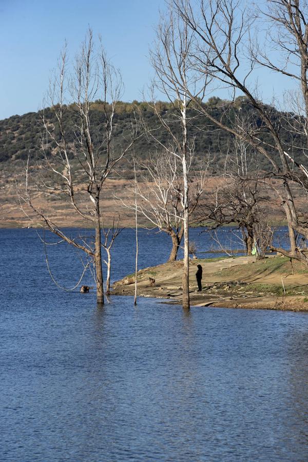 La sequía en el pantano de La Breña de Córdoba, en imágenes