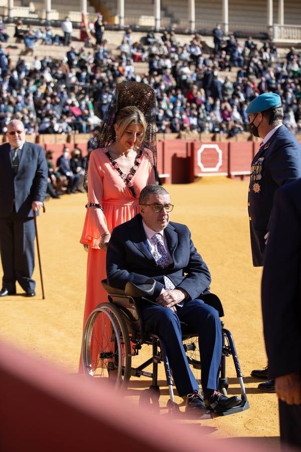 Jura de bandera en la plaza de toros de la Maestranza de Sevilla