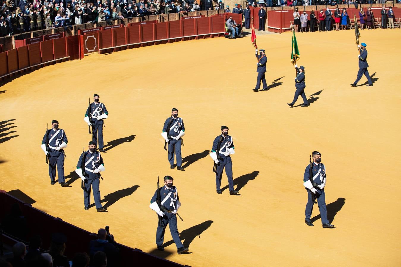 Jura de bandera en la plaza de toros de la Maestranza de Sevilla