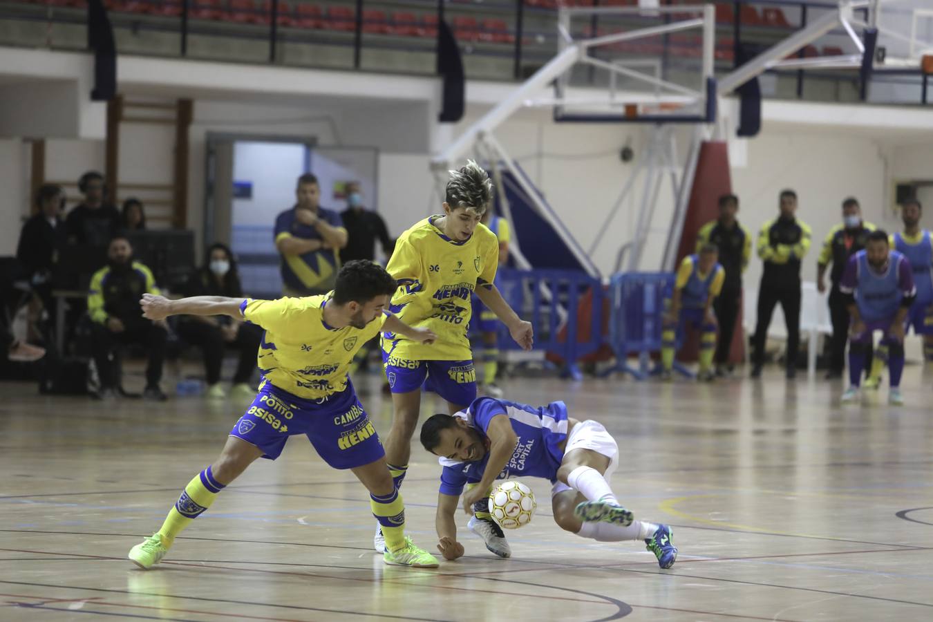 FOTOS: Llega la primera victoria como local del Cádiz CF Virgili