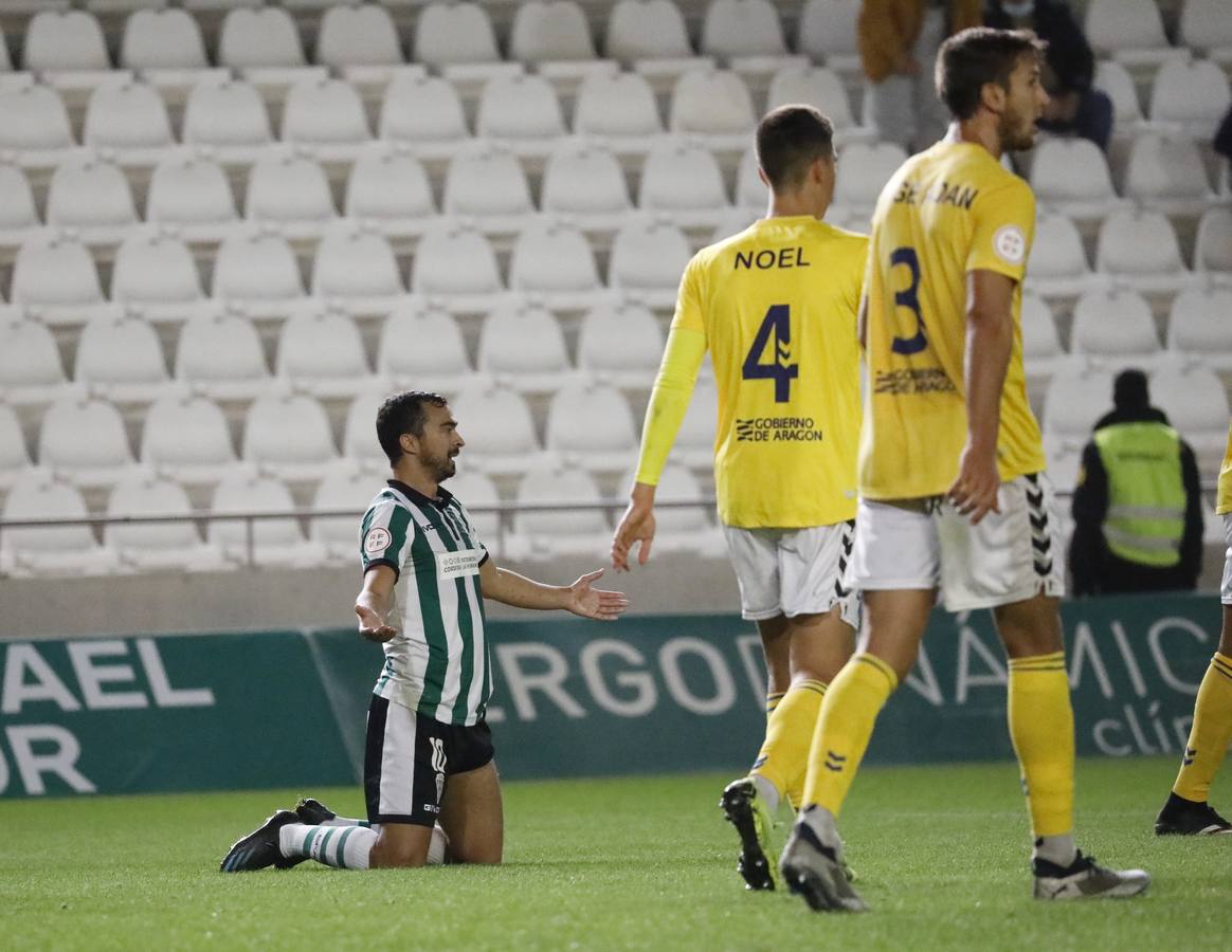 Las mejores imágenes y el ambiente en la grada del Córdoba CF - CD Ebro