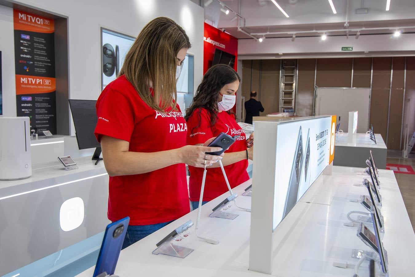 En imágenes, AliExpress inaugura su primera tienda en Sevilla