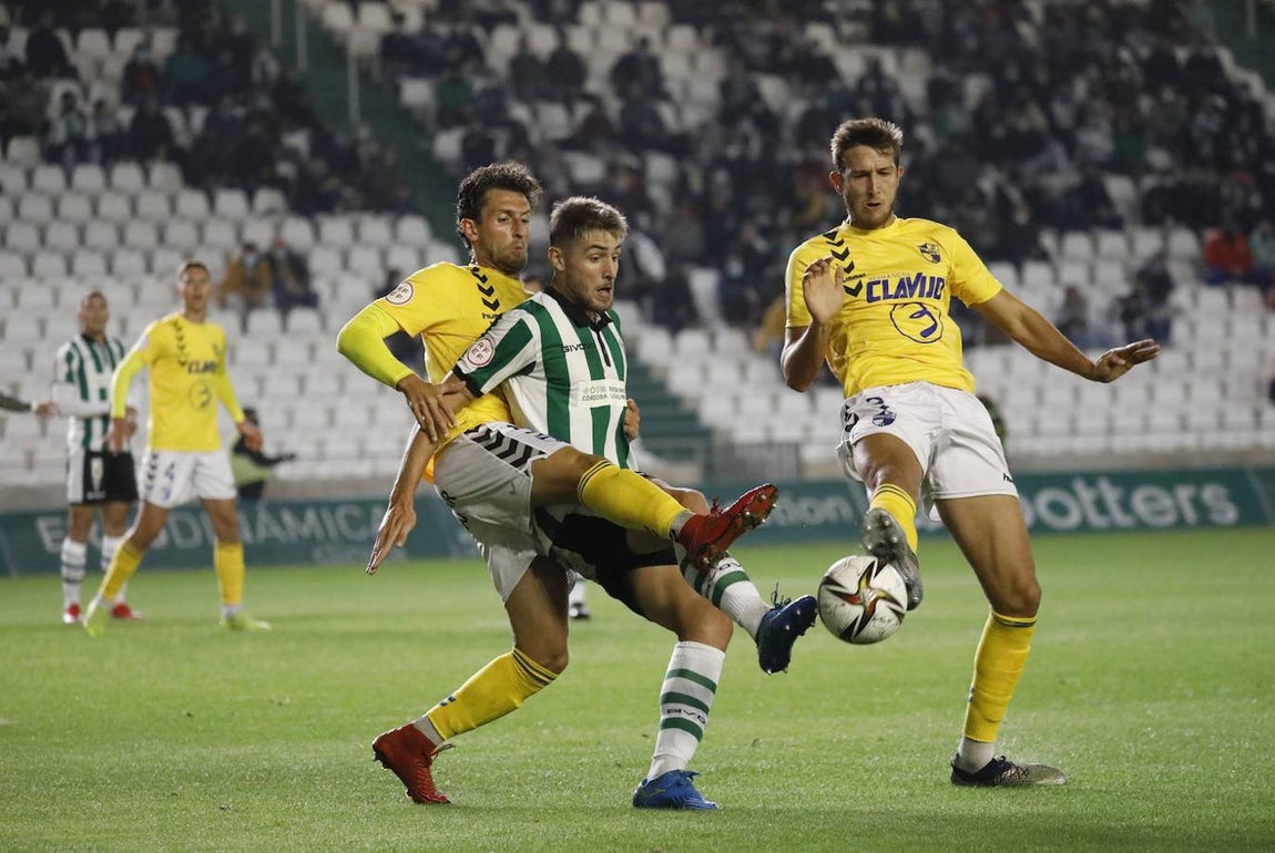Las mejores imágenes y el ambiente en la grada del Córdoba CF - CD Ebro