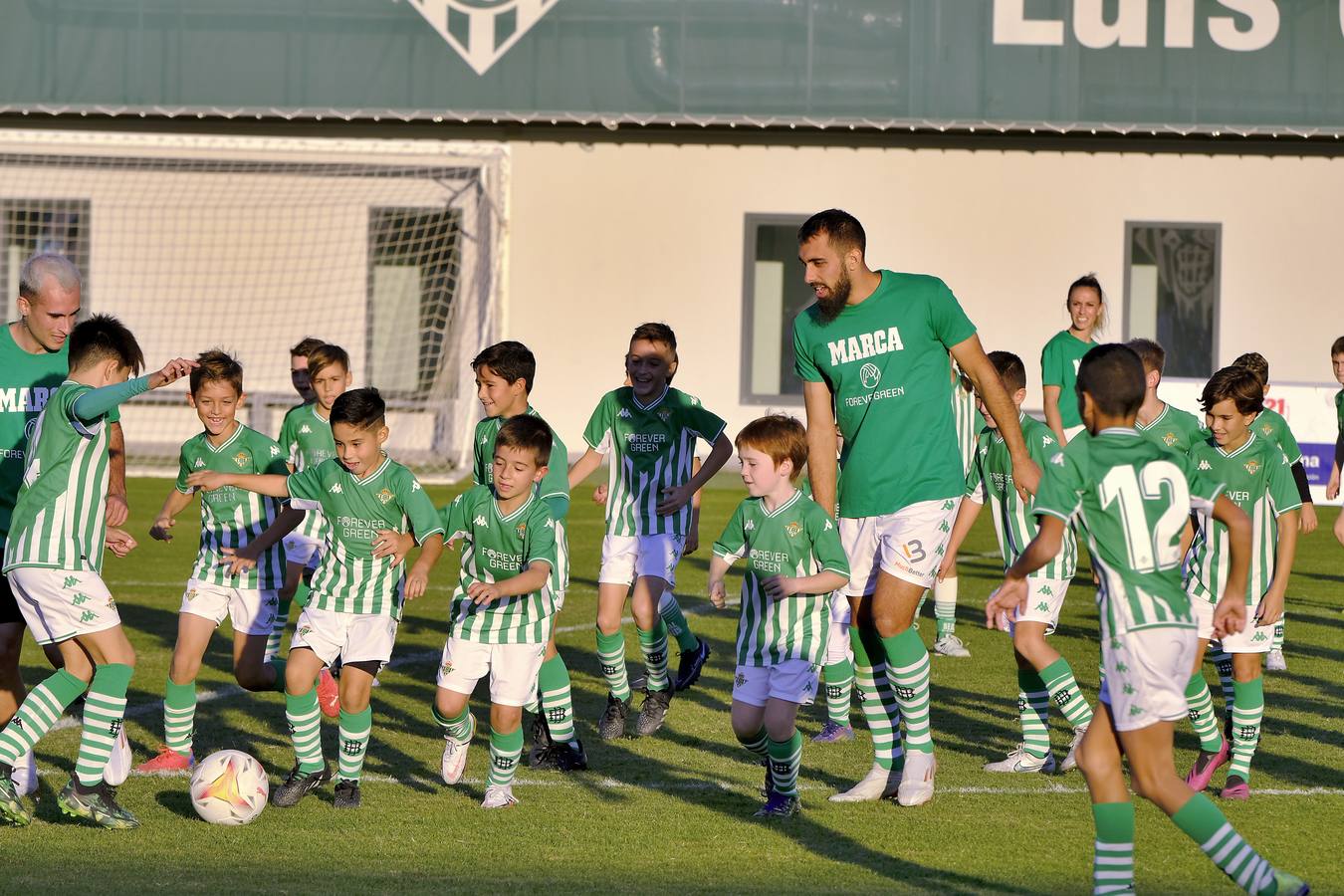 Borja Iglesias vuelve a ser benjamín