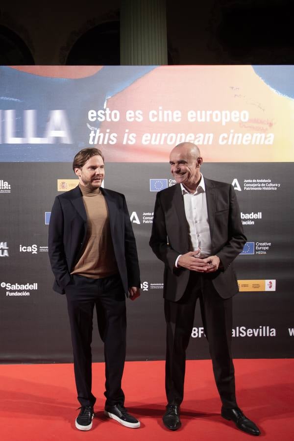 Daniel Brühl recibe el Premio Ciudad de Sevilla, en imágenes