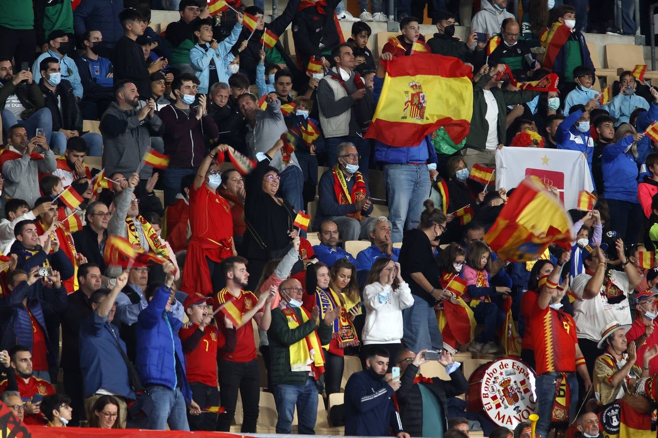 En imágenes, ambiente del partido entre España y Suecia en el estadio de La Cartuja de Sevilla