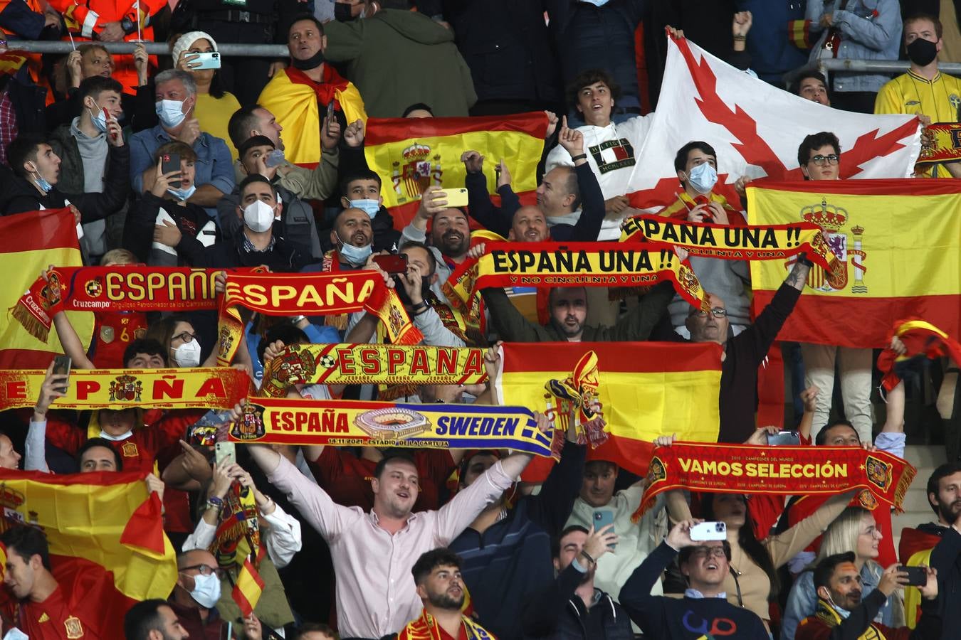 En imágenes, ambiente del partido entre España y Suecia en el estadio de La Cartuja de Sevilla