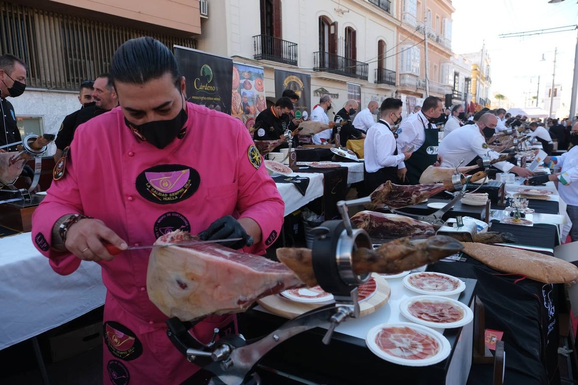 150 cortadores de jamón altruistas para que ningún niño se quede sin juguete en San Fernando