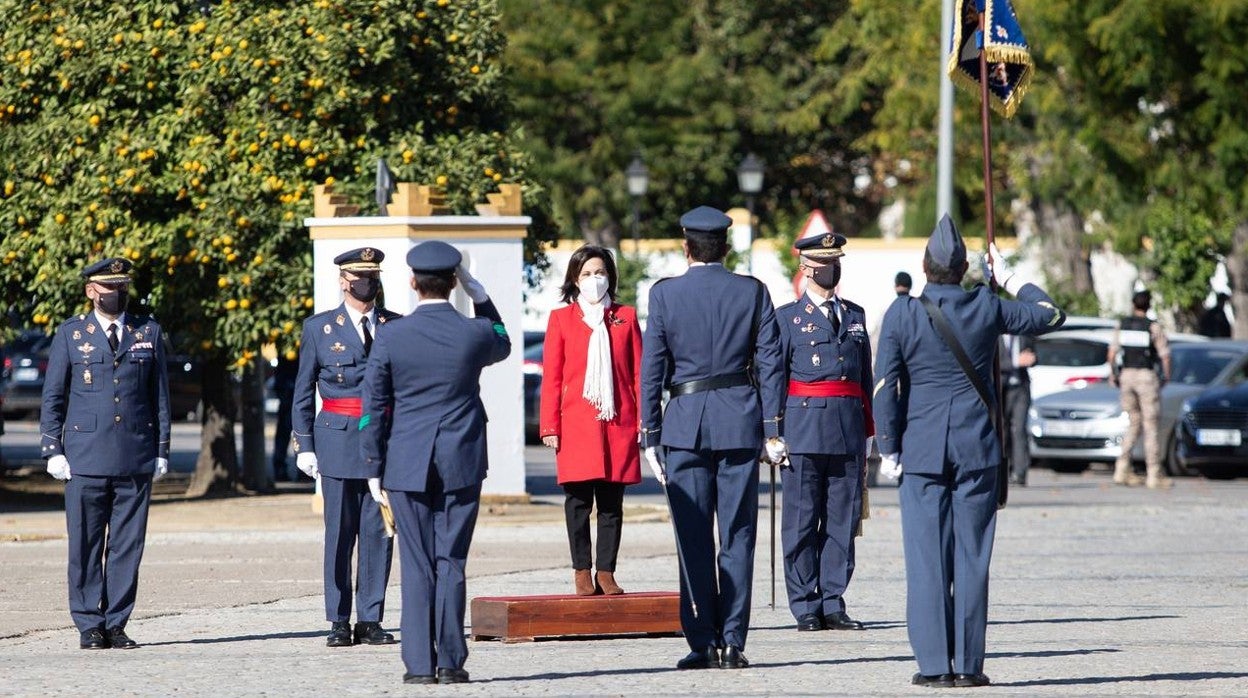 Margarita Robles destaca el papel «esencial» de Tablada en la historia del Ejército del Aire