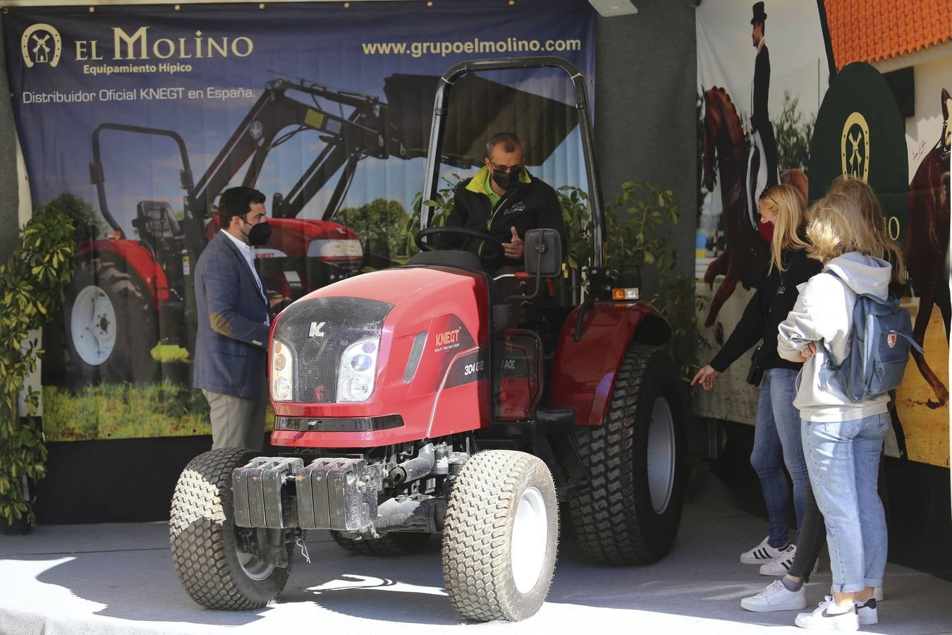 En imágenes, ambiente de la primera jornada del Sicab en Sevilla