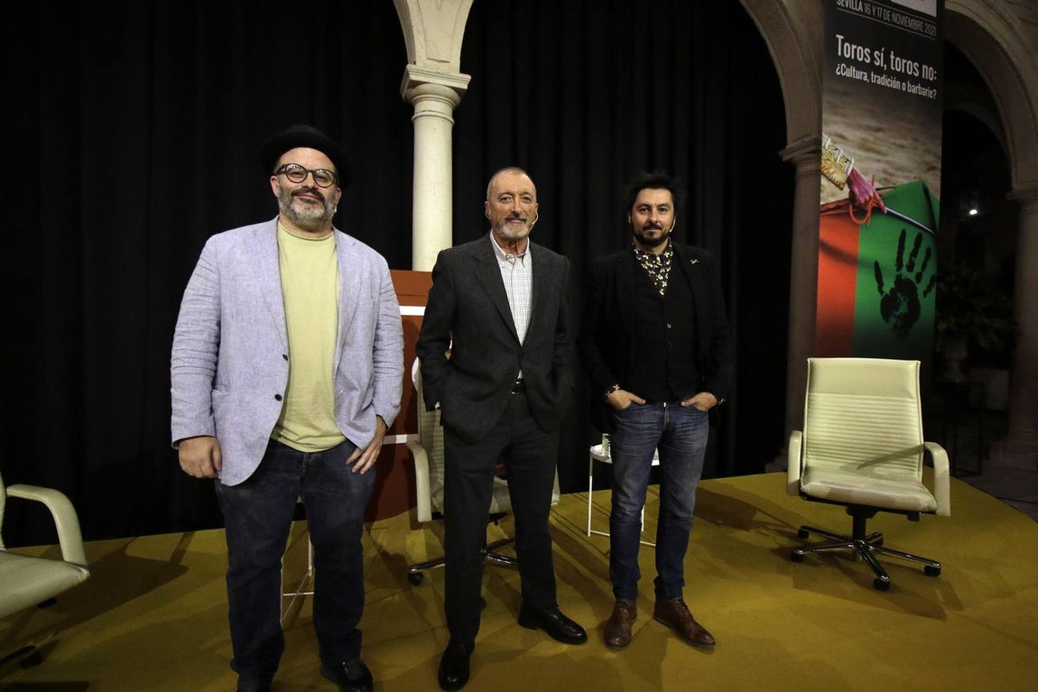 En imágenes, &#039;Toros sí, toros no: ¿cultura, tradición o barbarie?&#039; en el ciclo &#039;Letras de Sevilla&#039;