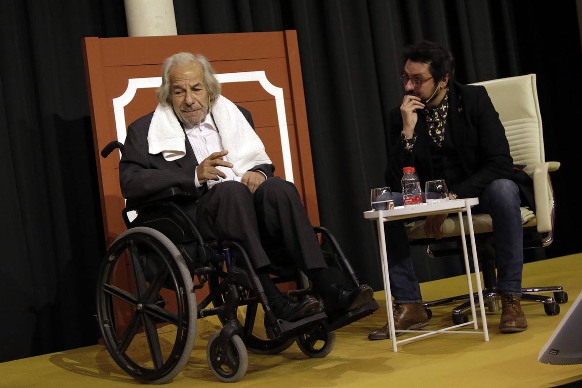 En imágenes, &#039;Toros sí, toros no: ¿cultura, tradición o barbarie?&#039; en el ciclo &#039;Letras de Sevilla&#039;