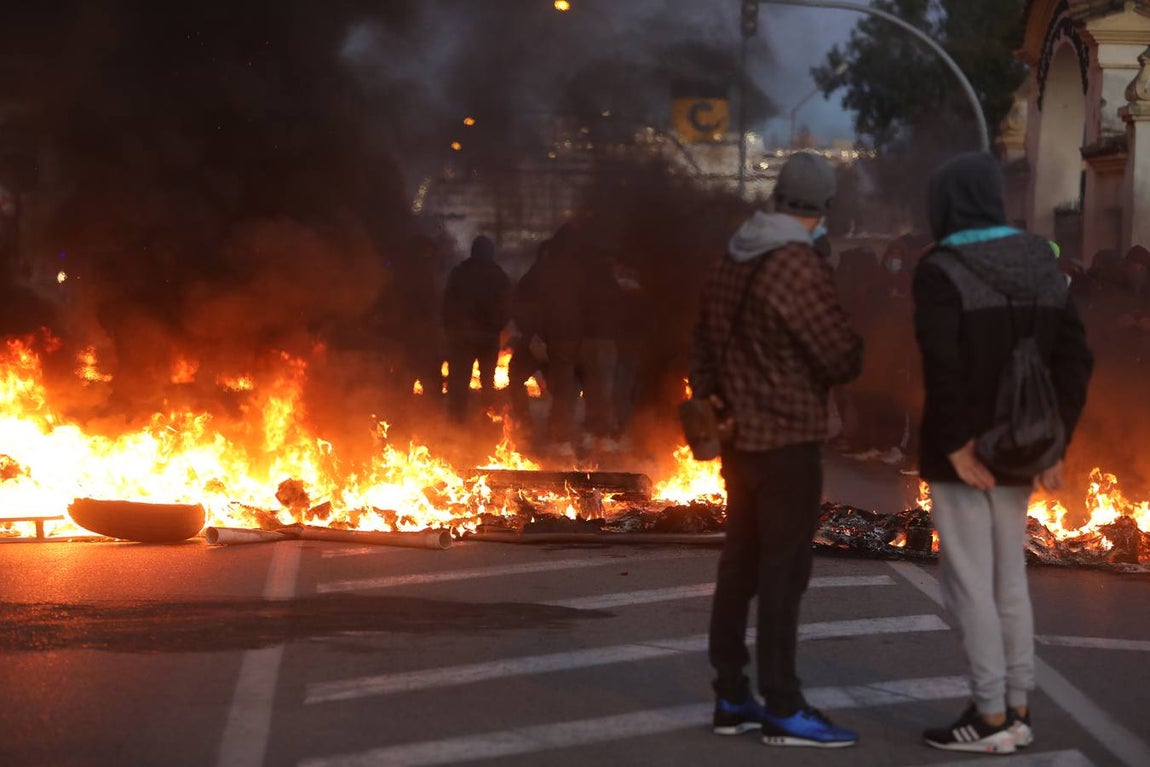Fotos: La Policía actúa en la protesta del Metal en Cádiz